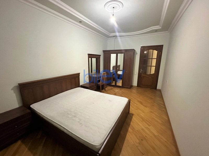 Aylıq Kirayə 2 otaqlı Yeni Tikili bina evi  90m², Bakı