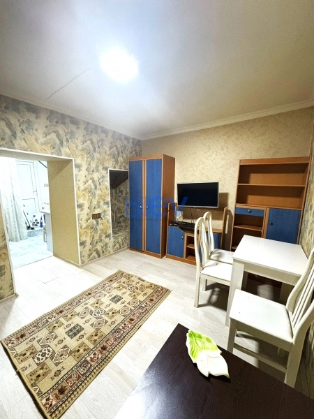 Aylıq Kirayə 1 otaqlı Köhnə Tikili bina evi  30m², Bakı