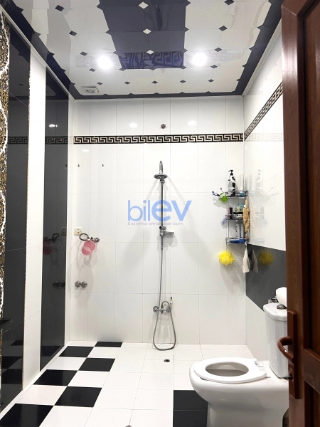 Aylıq Kirayə 5 otaqlı Köhnə Tikili bina evi  250m², Bakı