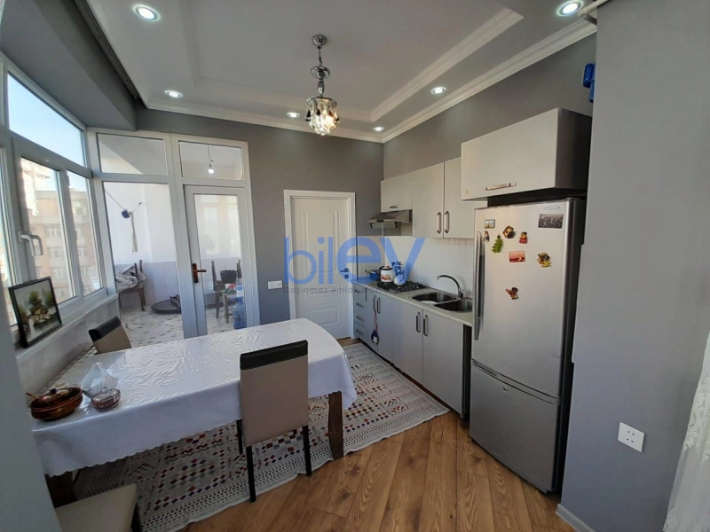 Aylıq Kirayə  otaqlı Yeni Tikili bina evi  75m², Bakı