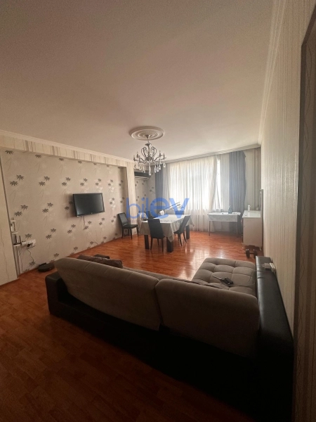 Aylıq Kirayə 3 otaqlı Yeni Tikili bina evi  100m², Bakı