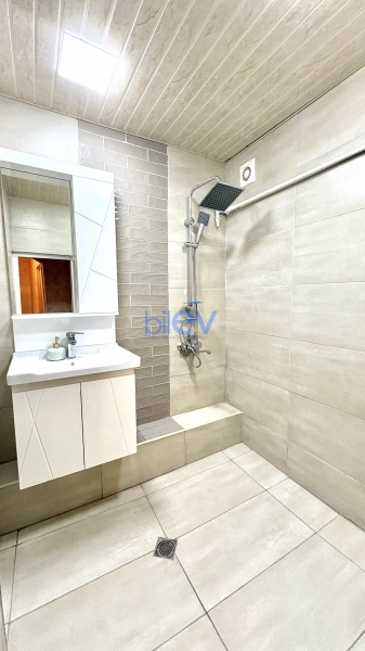 Satış 2 otaqlı Köhnə Tikili bina evi  60m², Bakı