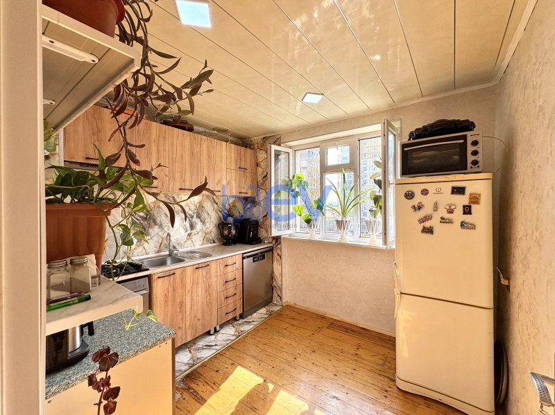 Satış 2 otaqlı Köhnə Tikili bina evi  60m², Bakı