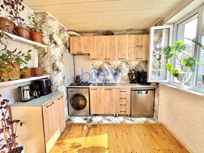 Satış 2 otaqlı Köhnə Tikili bina evi  60m², Bakı