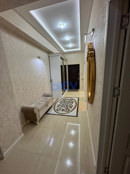 Aylıq Kirayə 3 otaqlı Yeni Tikili bina evi  110m², Bakı