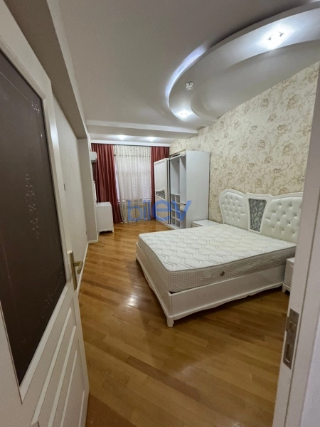 Aylıq Kirayə 3 otaqlı Yeni Tikili bina evi  110m², Bakı