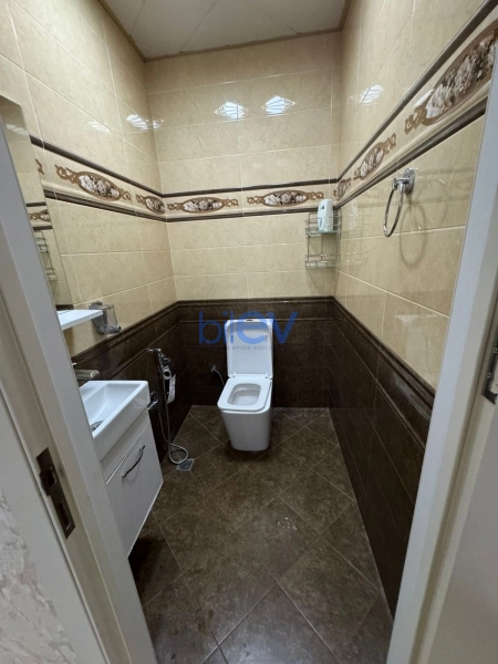 Aylıq Kirayə 3 otaqlı Yeni Tikili bina evi  110m², Bakı