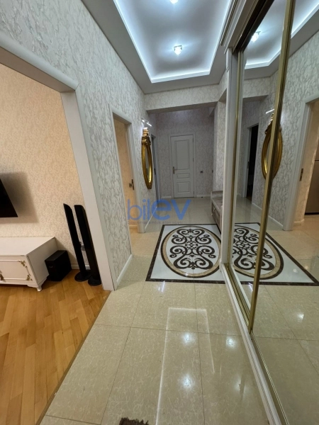 Aylıq Kirayə 3 otaqlı Yeni Tikili bina evi  110m², Bakı