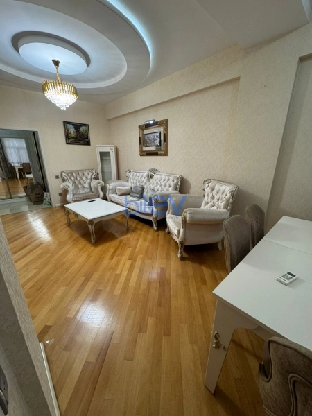 Aylıq Kirayə 3 otaqlı Yeni Tikili bina evi  110m², Bakı