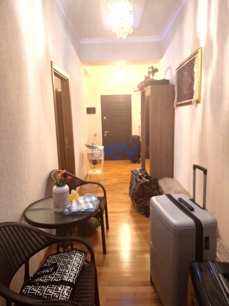 Aylıq Kirayə 3 otaqlı Yeni Tikili bina evi  110m², Bakı