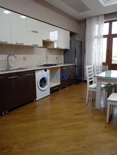 Aylıq Kirayə 2 otaqlı Yeni Tikili bina evi  90m², Bakı