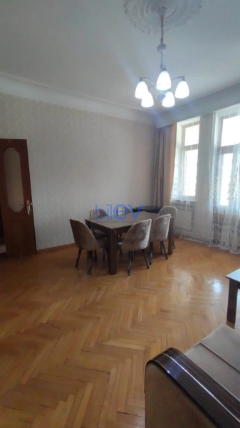 Aylıq Kirayə 2 otaqlı Köhnə Tikili bina evi  70m², Bakı