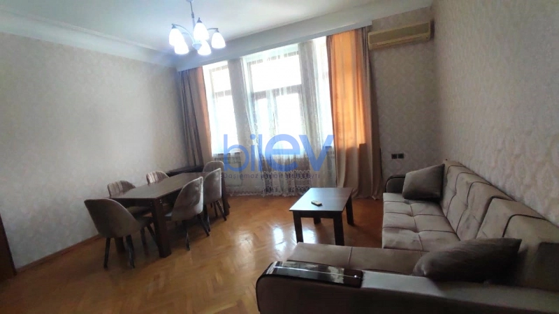 Aylıq Kirayə 2 otaqlı Köhnə Tikili bina evi  70m², Bakı