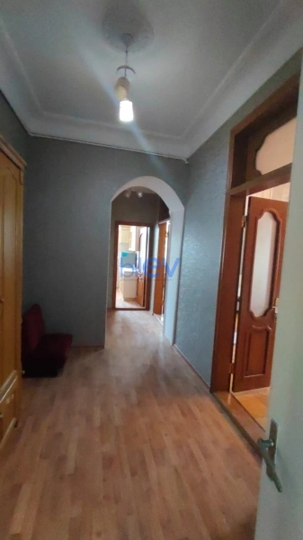 Aylıq Kirayə 2 otaqlı Köhnə Tikili bina evi  70m², Bakı