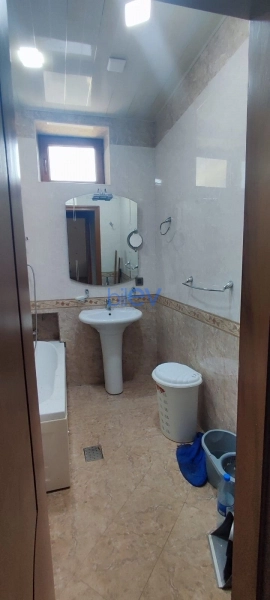 Aylıq Kirayə 2 otaqlı Köhnə Tikili bina evi  70m², Bakı