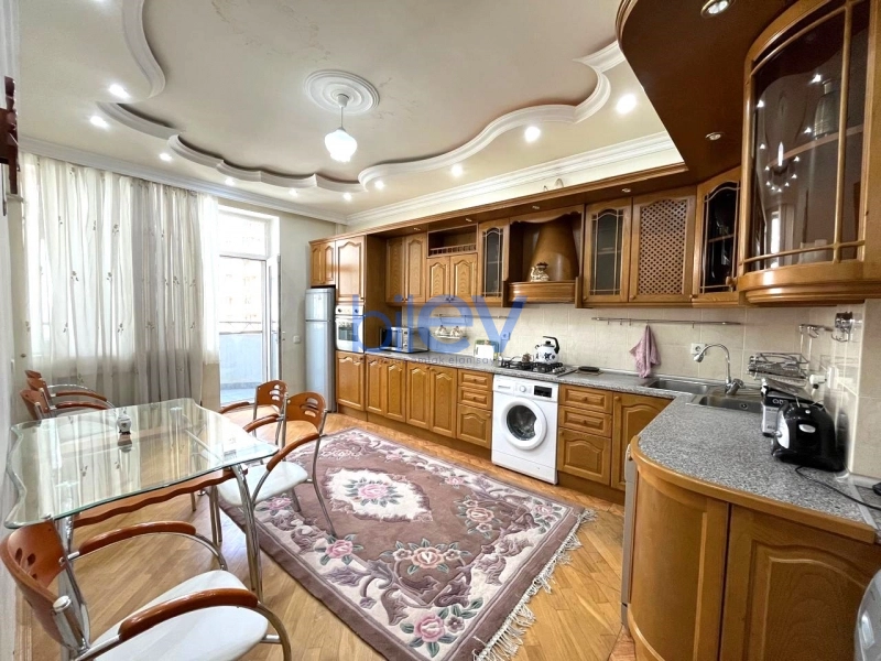 Aylıq Kirayə 2 otaqlı Yeni Tikili bina evi  100m², Bakı