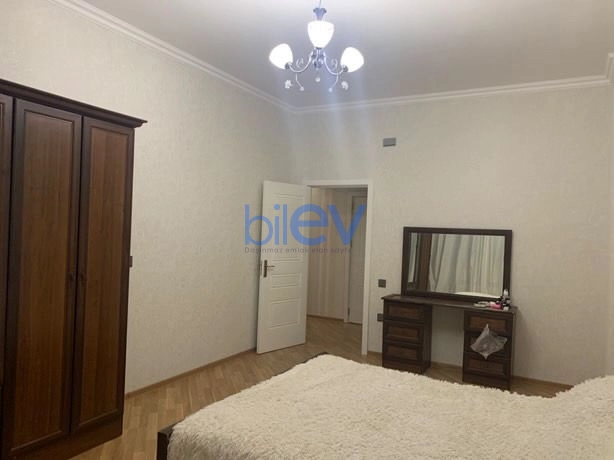 Aylıq Kirayə 3 otaqlı Yeni Tikili bina evi  135m², Bakı