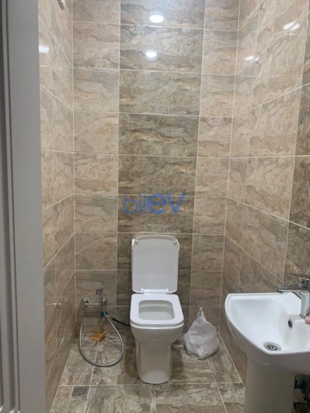 Aylıq Kirayə 3 otaqlı Yeni Tikili bina evi  135m², Bakı