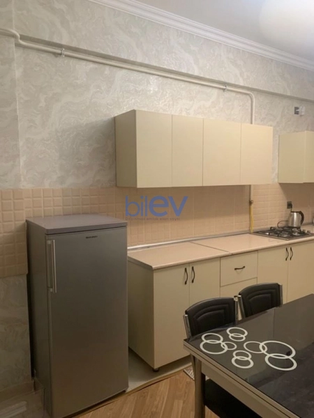 Aylıq Kirayə 3 otaqlı Yeni Tikili bina evi  135m², Bakı
