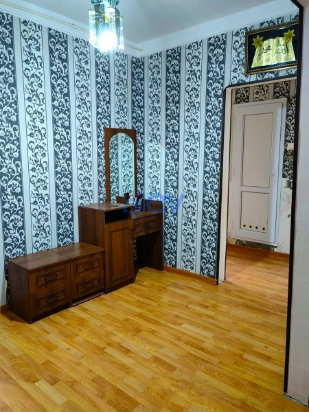 Satış 4 otaqlı Köhnə Tikili bina evi  100m², Bakı