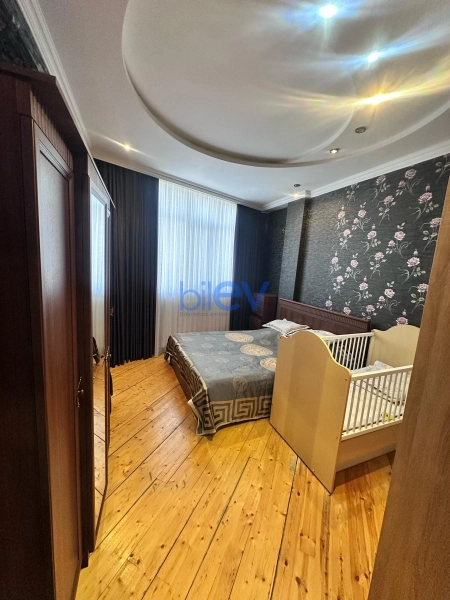 Aylıq Kirayə 2 otaqlı Yeni Tikili bina evi  95m², Bakı