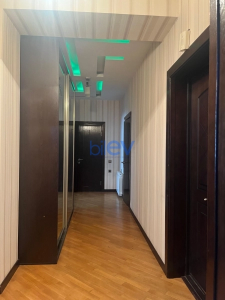 Aylıq Kirayə 3 otaqlı Yeni Tikili bina evi  100m², Bakı