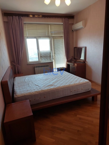 Aylıq Kirayə 2 otaqlı Yeni Tikili bina evi  82m², Bakı