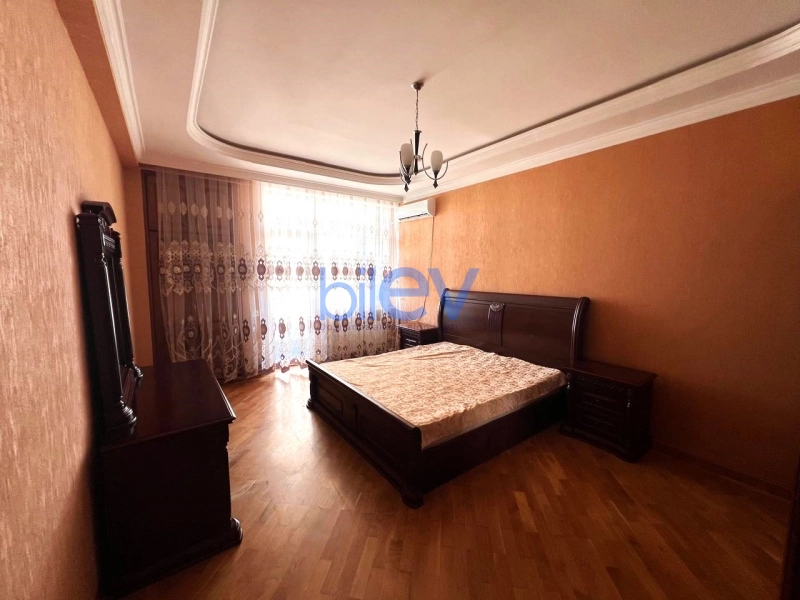 Aylıq Kirayə 3 otaqlı Yeni Tikili bina evi  140m², Bakı