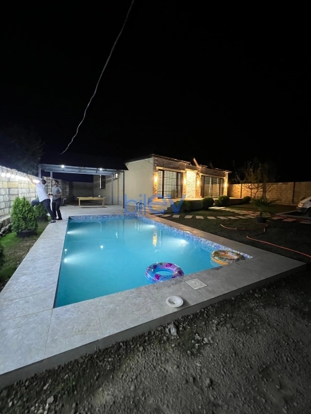 Günlük Kirayə 3 otaqlı Yeni Tikili bina evi  130m², Qəbələ