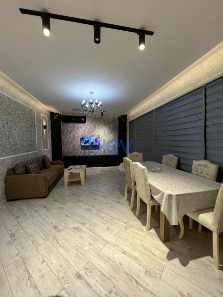 Günlük Kirayə 3 otaqlı Yeni Tikili bina evi  130m², Qəbələ