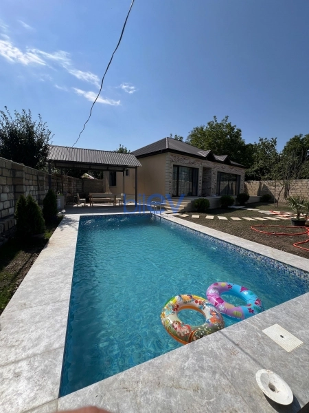 Günlük Kirayə 3 otaqlı Yeni Tikili bina evi  130m², Qəbələ