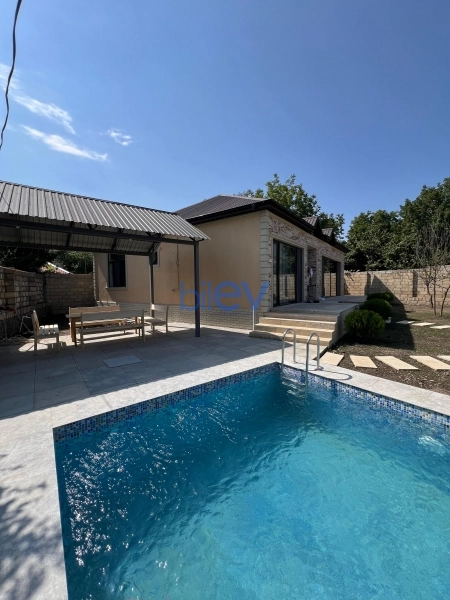 Günlük Kirayə 3 otaqlı Yeni Tikili bina evi  130m², Qəbələ