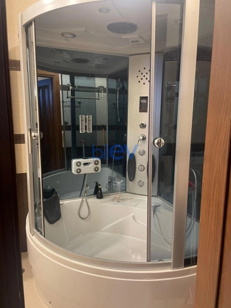 Aylıq Kirayə 3 otaqlı Yeni Tikili bina evi  147m², Bakı