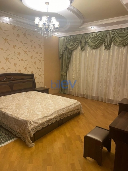 Aylıq Kirayə 3 otaqlı Yeni Tikili bina evi  147m², Bakı