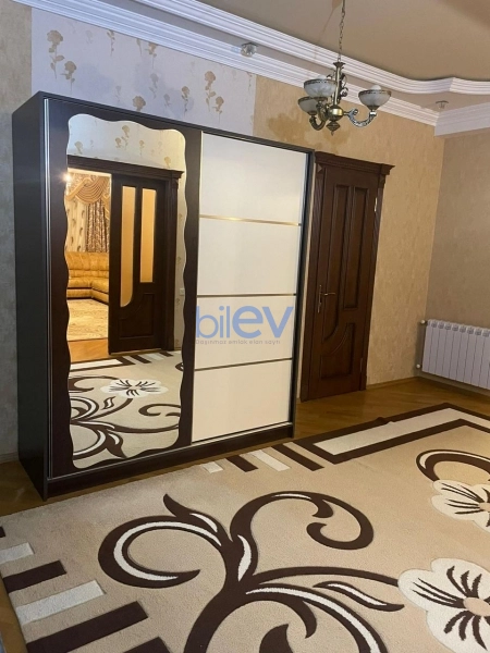 Aylıq Kirayə 3 otaqlı Yeni Tikili bina evi  147m², Bakı