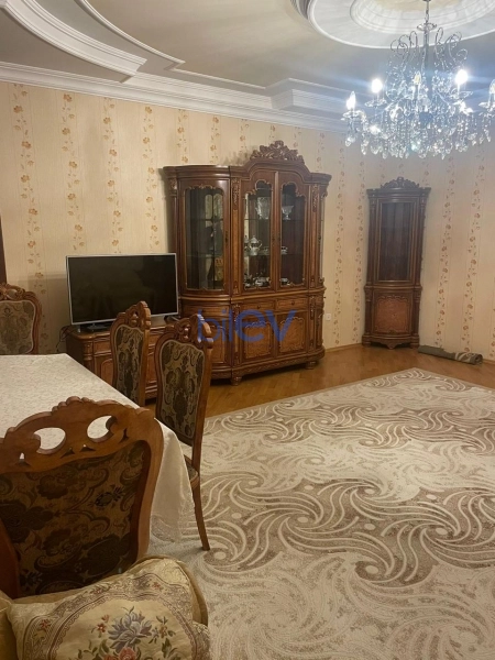 Aylıq Kirayə 3 otaqlı Yeni Tikili bina evi  147m², Bakı