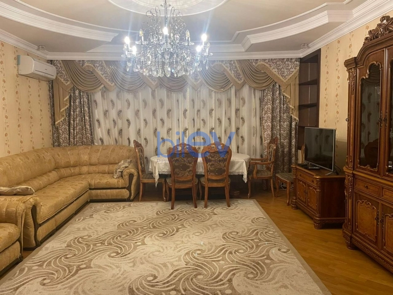 Aylıq Kirayə 3 otaqlı Yeni Tikili bina evi  147m², Bakı