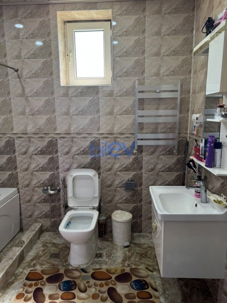 Satış 5 otaqlı Həyət evi  4m², Bakı