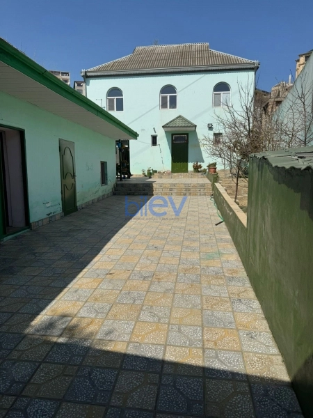 Satış 5 otaqlı Həyət evi  4m², Bakı
