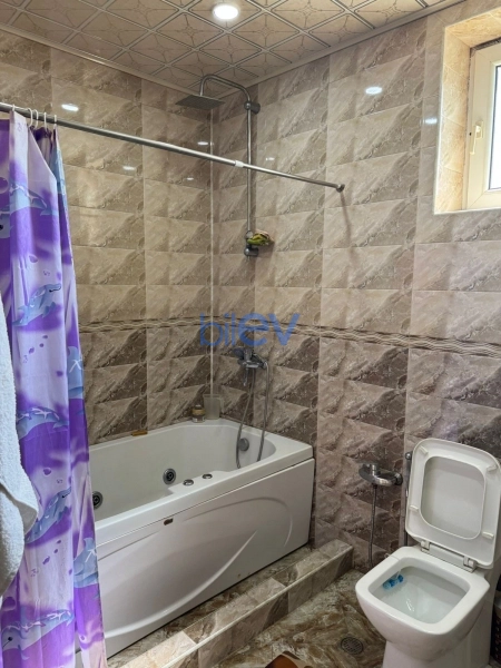 Satış 5 otaqlı Həyət evi  4m², Bakı