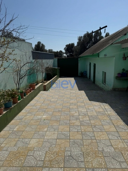 Satış 5 otaqlı Həyət evi  4m², Bakı