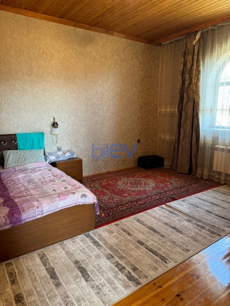 Satış 5 otaqlı Həyət evi  4m², Bakı