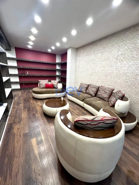 Aylıq Kirayə 4 otaqlı Yeni Tikili bina evi  200m², Bakı