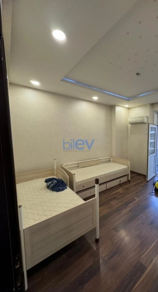 Aylıq Kirayə 4 otaqlı Yeni Tikili bina evi  200m², Bakı