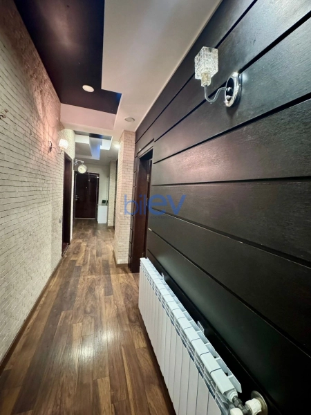 Aylıq Kirayə 4 otaqlı Yeni Tikili bina evi  200m², Bakı