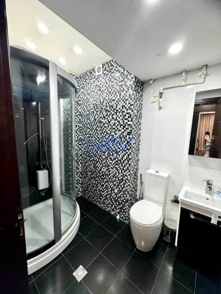 Aylıq Kirayə 4 otaqlı Yeni Tikili bina evi  200m², Bakı