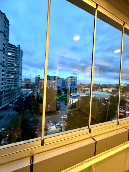 Aylıq Kirayə 4 otaqlı Yeni Tikili bina evi  200m², Bakı