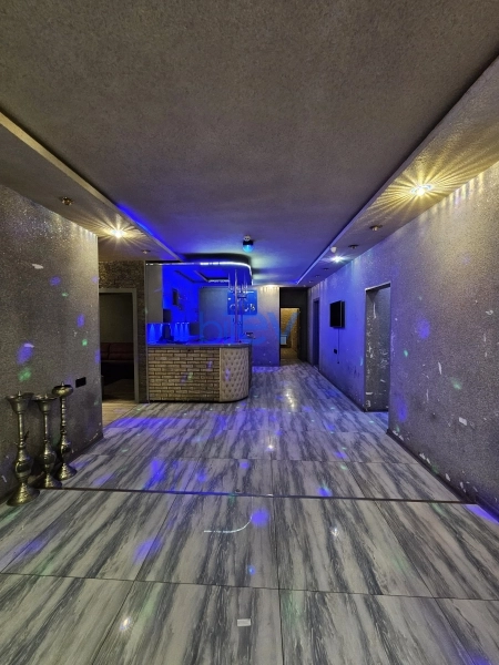 Satış 13 otaqlı Obyekt  300m², Xırdalan