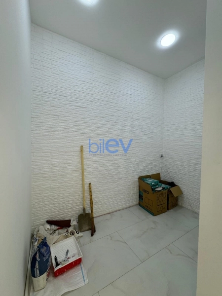Satış  otaqlı Obyekt  300m², Xırdalan