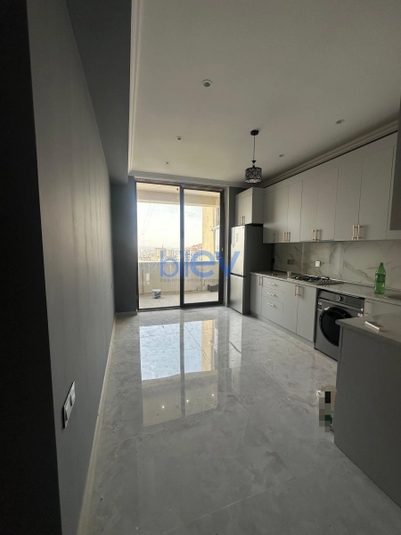 Aylıq Kirayə 3 otaqlı Yeni Tikili bina evi  113m², Bakı